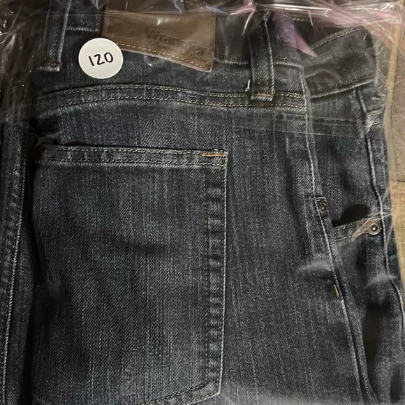 Wrangler Men’s 42x32 Straight Leg Advanced Comfort Denim Blue Jeans Vintage EUC - Picture 8 of 8